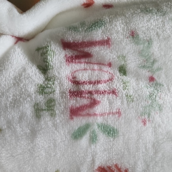 NEW Mothers Day floral motif fleece throw. - Picture 3 of 5